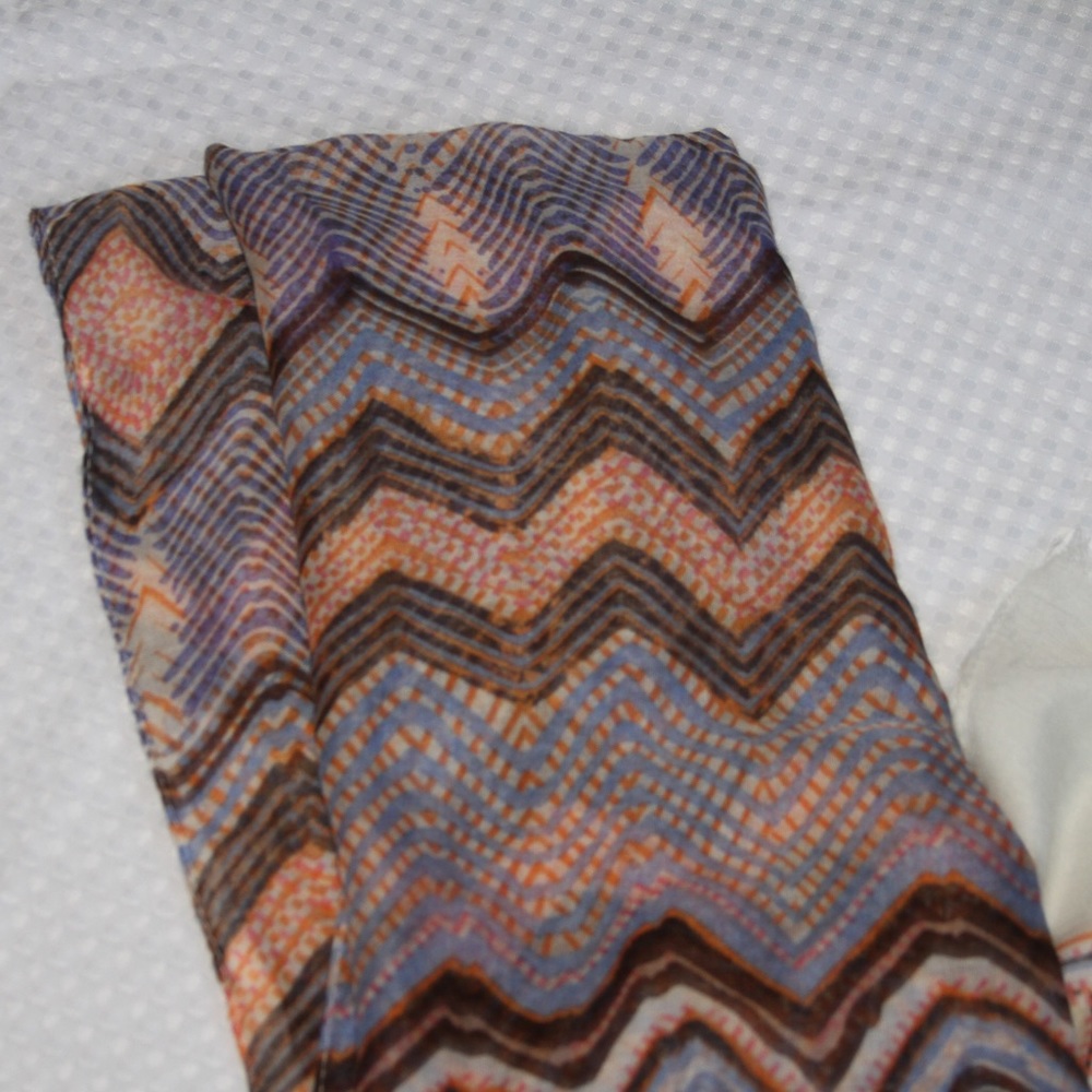 LIGHTWEIGHT SHAWL SCARF WITH FRINGE